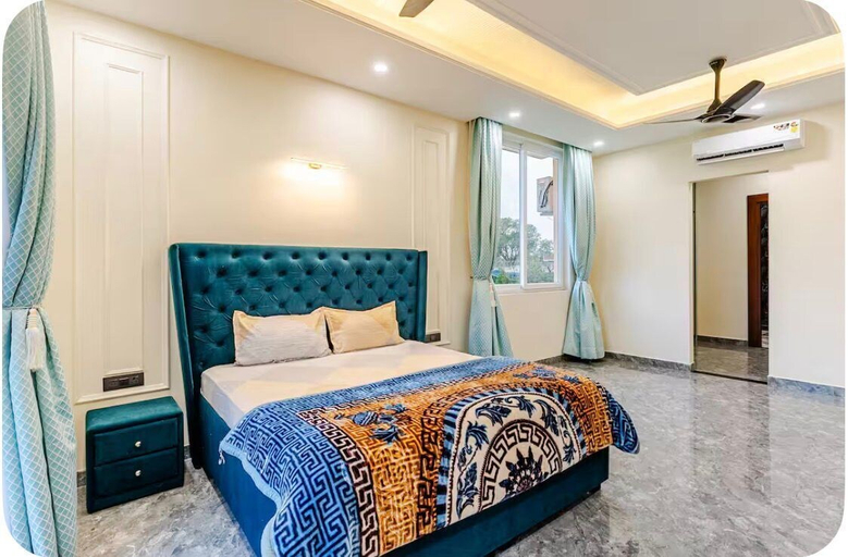Room 5, Skynest Farm Stay, Faridabad