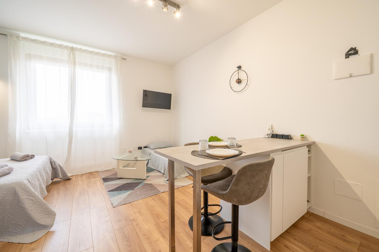 Others 4, Monolocale Ovidio Design, Milano