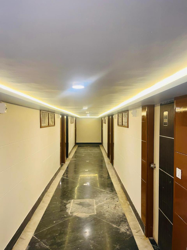 Others 5, Hotel Sunshine, Mahesana
