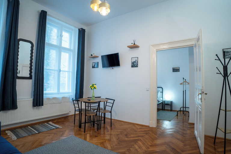 Interior 4, Barrique Republicii 16, Brasov