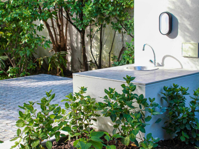 Others 3, Oak Manor, City of Cape Town