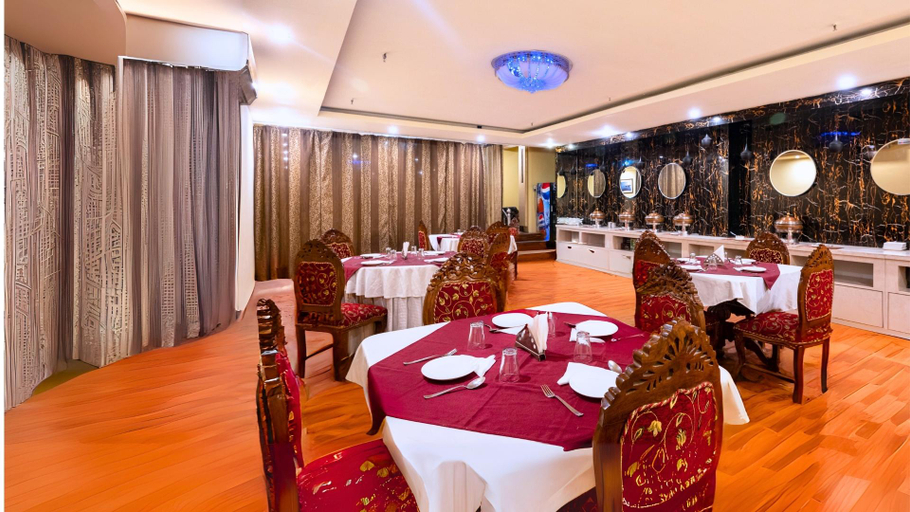 Food & Drinks 3, Hotel Emarald, Delhi