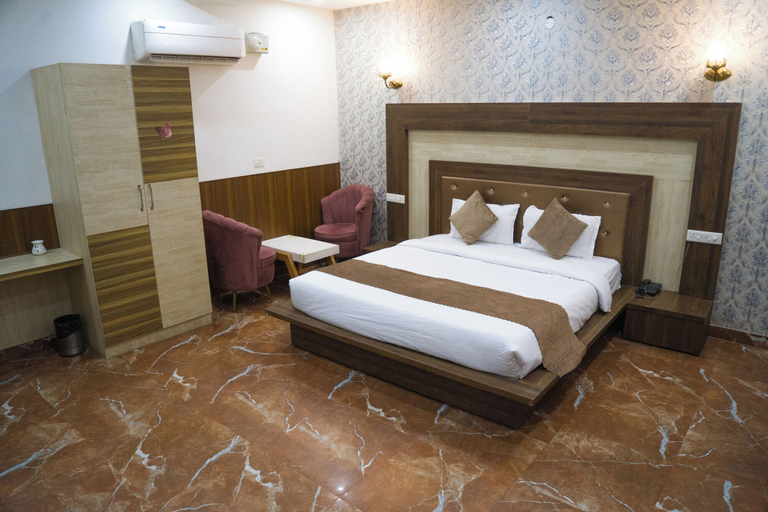 Room 4, Hotel Amour Chandigarh Zirakpur, Sahibzada Ajit Singh Nagar