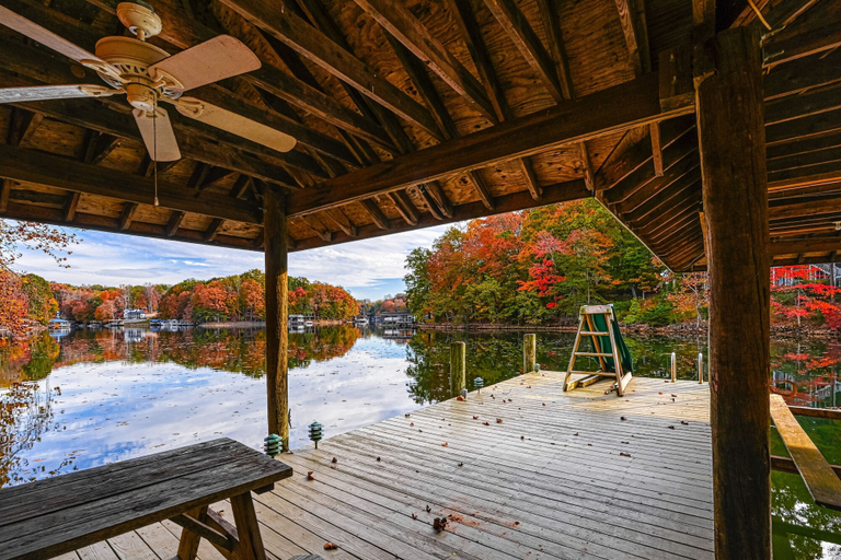 Terrace/patio 4, Amuse Cove - Lakefront Home With Private Dock, Pool, Tennis & Wide Boat Launch, Bedford