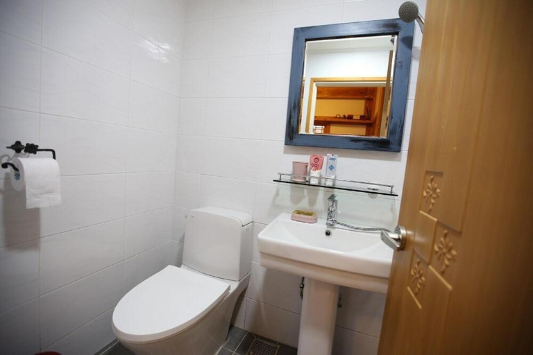 Bathroom 3, Jeonju Byeoljari Hanok Pension, Jeonju
