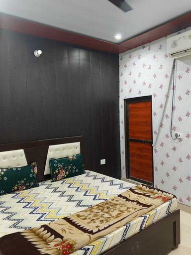 Room 2, Hotel Shree Sanwaliya Inn, Faizabad