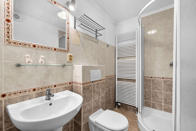 Bathroom 4, Schlosshotel Marienbad, Cheb