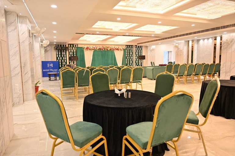 Meeting facility, Hotel Velvet The Ultimate, Kaushambi