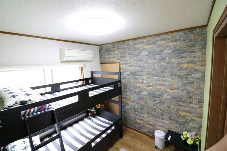 Room 2, Maru House Hostel, Osaka