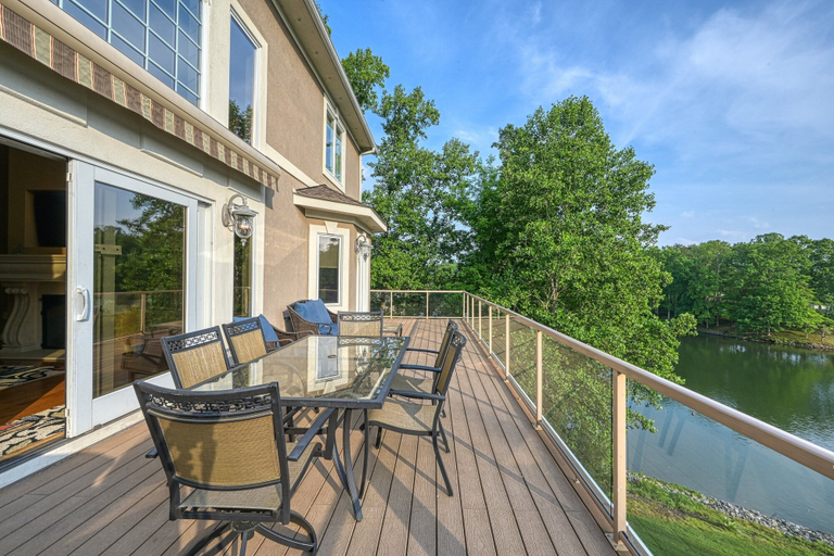 Outdoor dining 5, Paradise at Sunset Cove - Lakefront Getaway With Private Dock, Office, Firepit, Deck, & Pool Table, Bedford