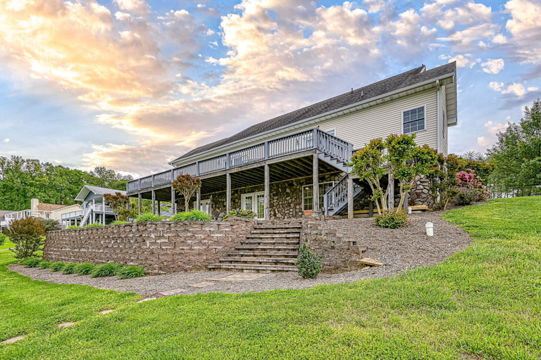 Exterior 5, Lake Lover's Delight - Lakefront Home With Private Dock & Pool Table - Dogs OK, Bedford