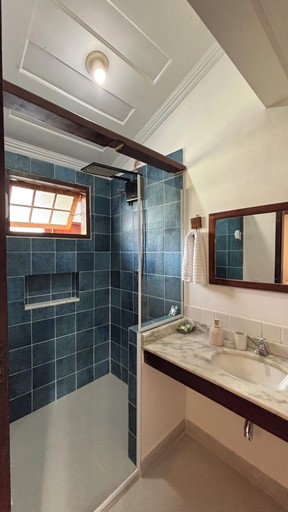 Bathroom 4, Casa Sal, Parati