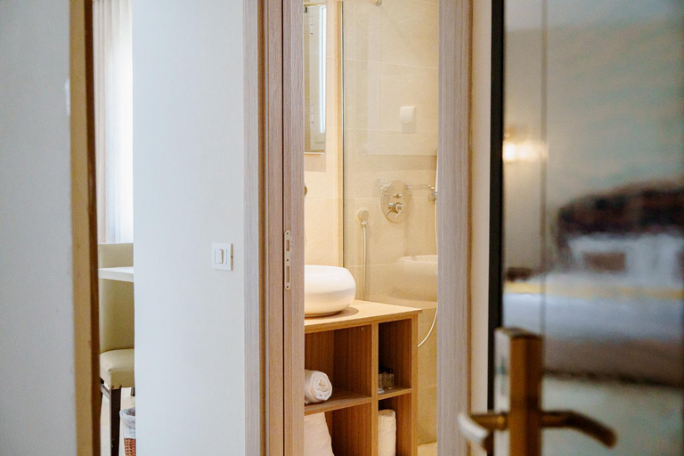 Bathroom 4, Le Pacha Hotel, Bab Bhar