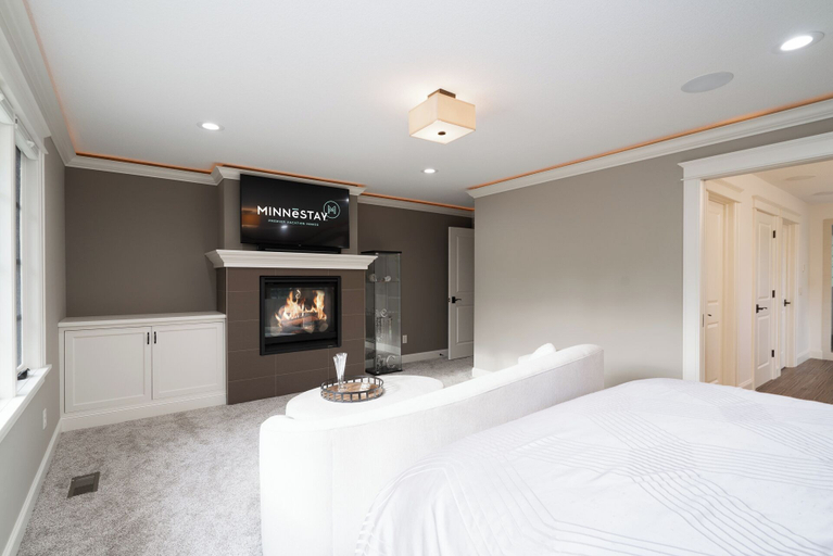 Bedroom 5, Dean Parkway Estate, Hennepin