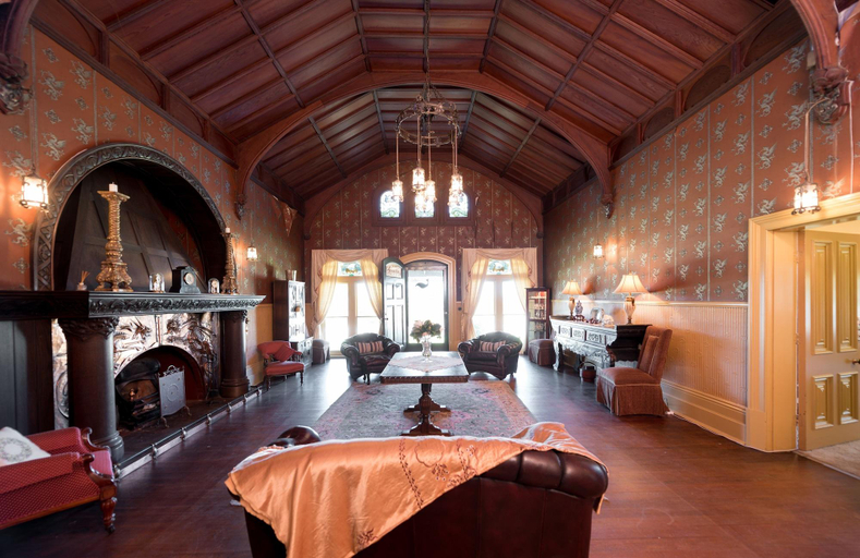 Public Area, Coragulac House Cottages, Colac-Otway - North