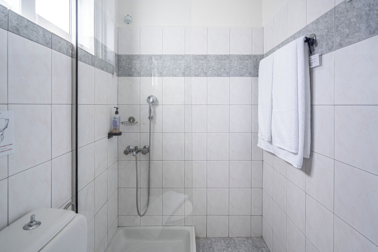 Bathroom, Hotel Flisvos, Crete