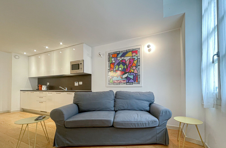 Room 4, 209 - Tony Allard 3A, Alpes-Maritimes