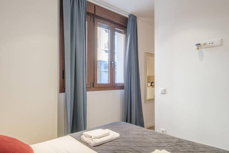 Bedroom 2, Apt with Antique Floor & lots of Sun Light, Valencia