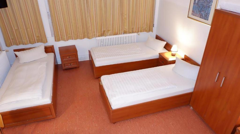 4, Hostel am Kurtti, Berlin