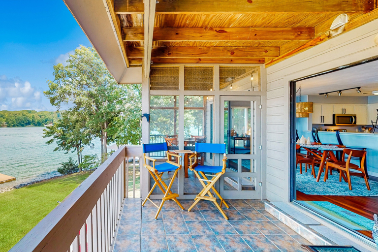 Outdoor dining 2, Another Tequila Sunrise - Lakefront Condo W/breathtaking Views & Wheelchair Accessibility, Franklin