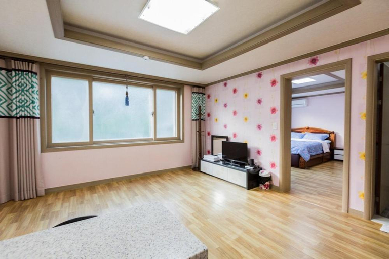 Bedroom 2, haneulpunggyeongpensyeon, Muju