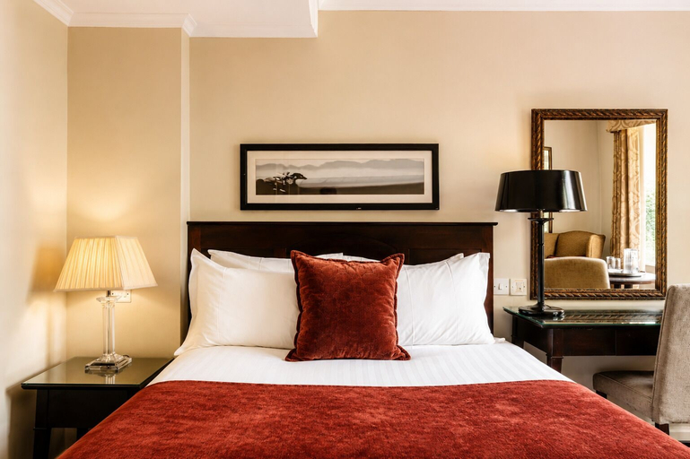 Bedroom 4, Macdonald Berystede Hotel & Spa, Windsor and Maidenhead
