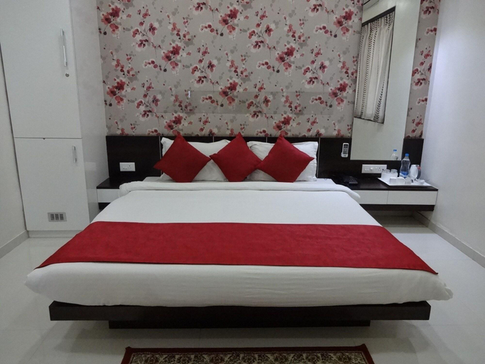 Room 4, Teerth Villa, Nashik