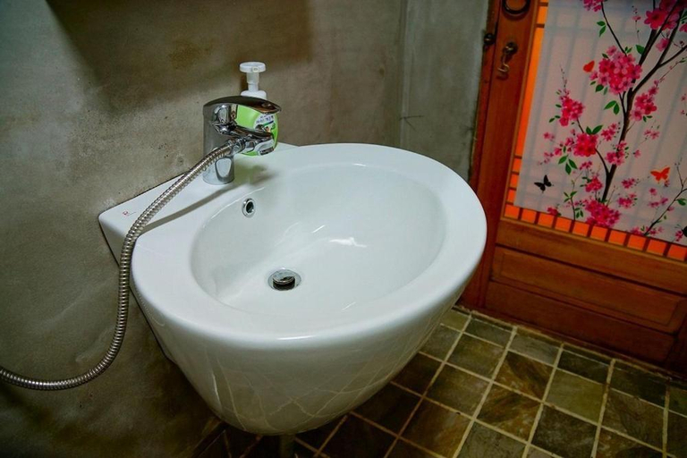 Bathroom 3, Jeonju Hanok Village Hongsi Guesthouse, Jeonju