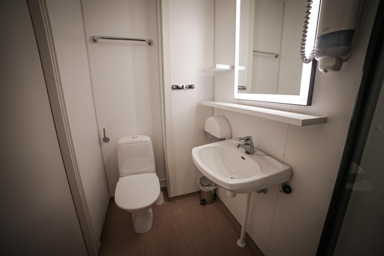 Bathroom, Blix Hotel, Vik