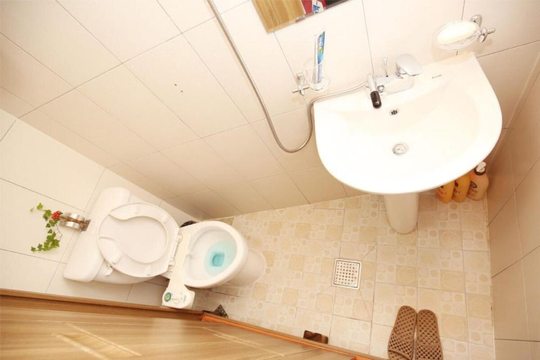 Bathroom 3, Jeonju Kotjam Hanok Pension, Jeonju