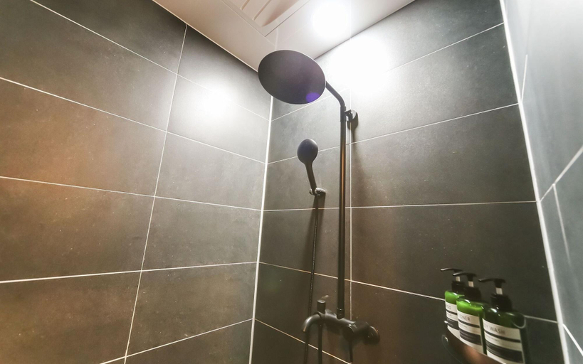 Bathroom 3, Gyeongju MTM Hotel, Gyeongju