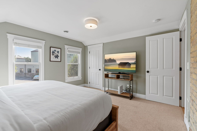 Bedroom 2, Chaska Charmer, Carver