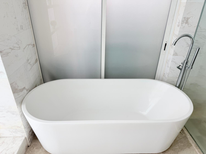 Bathroom 4, Platinum klcc by SkyBlack, Kuala Lumpur