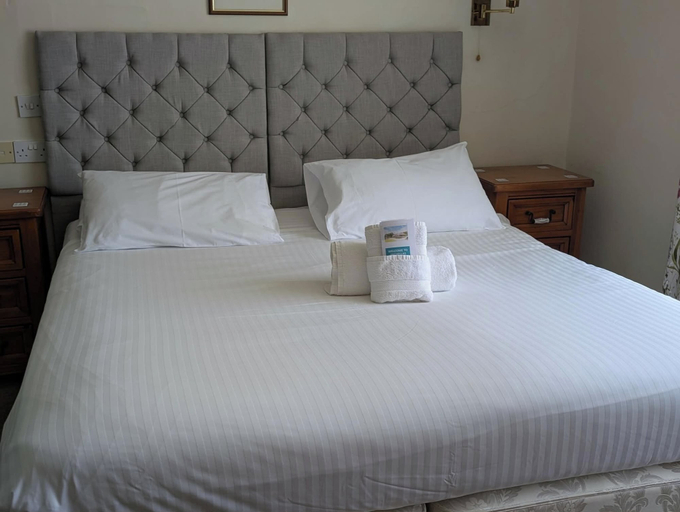 Bedroom 2, Trehellas House Hotel and Courthouse Restaurant, Cornwall