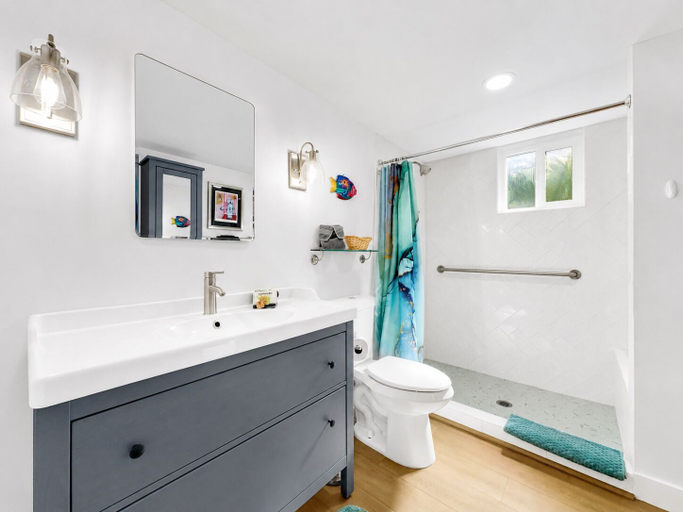 Bathroom 4, Washington Chandler, Maricopa