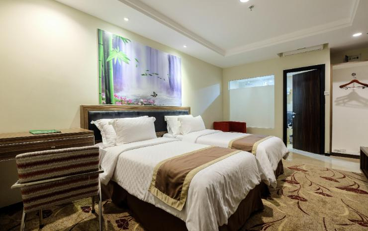 bedroom 18