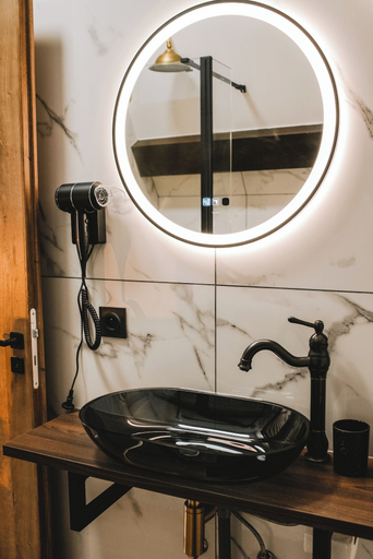 Bathroom 5, Normandy Etretat, Seine-Maritime