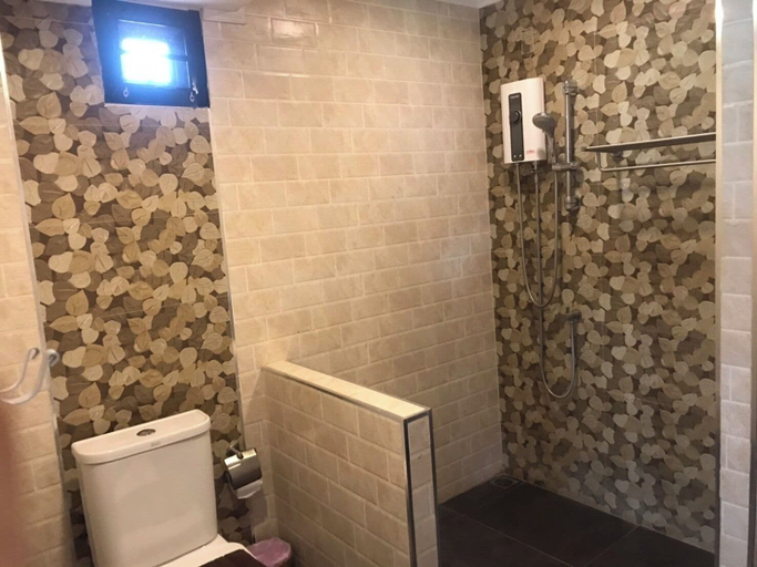 Bathroom 4, Boathouse Boutique Riverside, Nakhon Chaisi