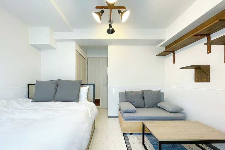 Room 3, BLUE Simanouchi, Osaka