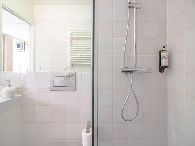 2, Central Porto apartment with balcony, Porto