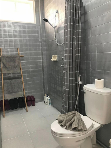 Bathroom 5, 3 Bedroom Villa Din Daeng BKK, Din Dang