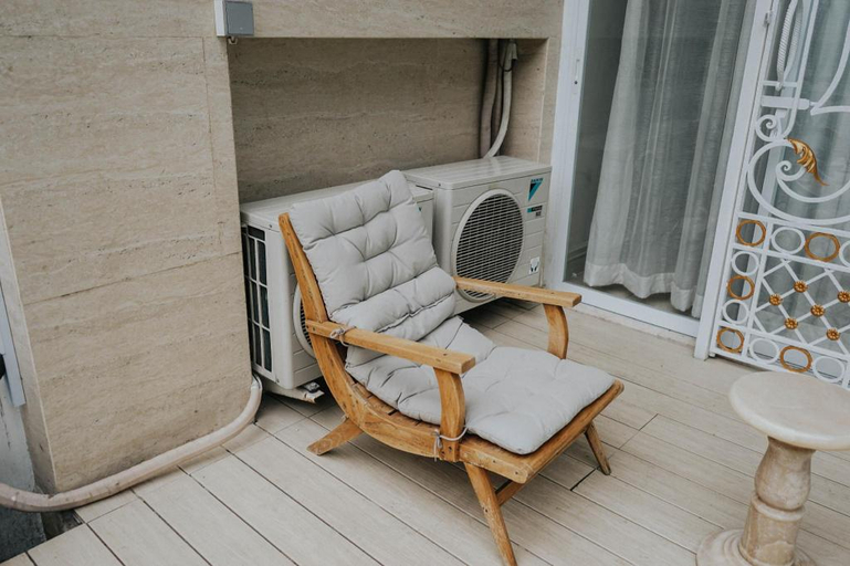 balcony 6