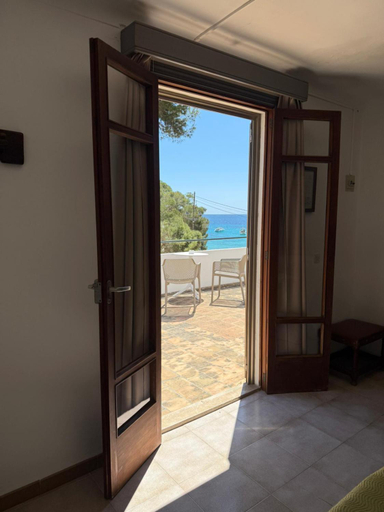 Others 5, Hostal Playa, Baleares