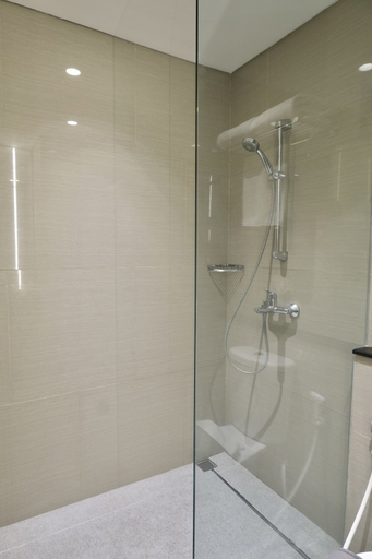 bathroom 10