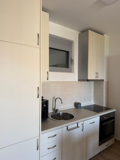 Others 4, Sunrise apartmani