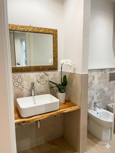 Bathroom 2, Baxeico Old Town Parking Free, Genova