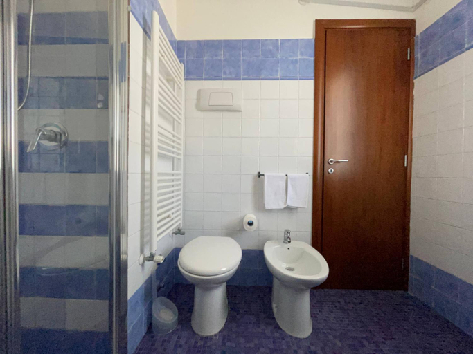 Bathroom 3, USCIGLIO - Rooms & Pool, Lecce