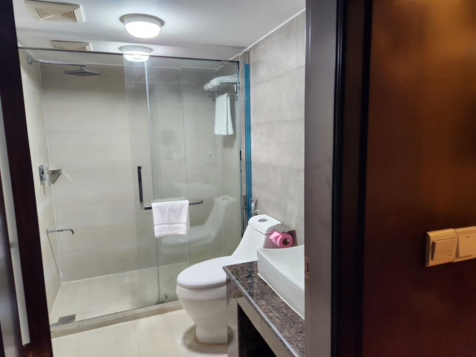 Bathroom 5, Paragon Hotel and Resort, Moulvibazar