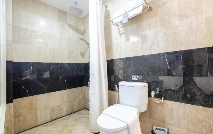 bathroom 10