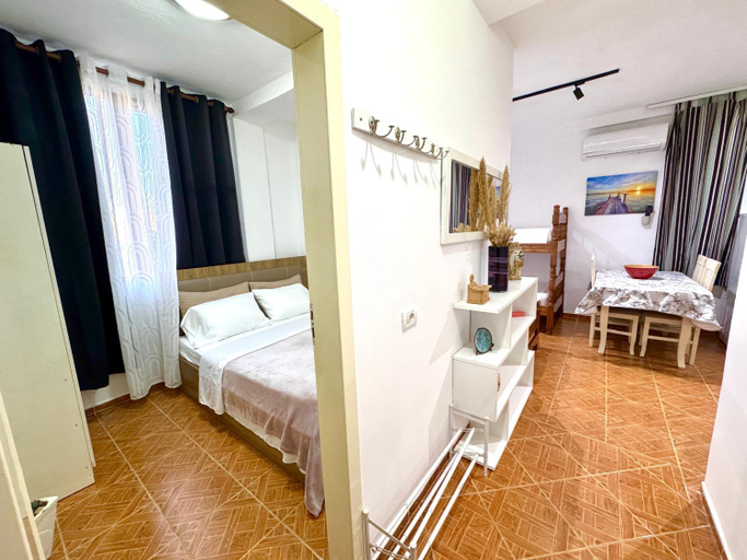 Others 2, Spille Apartment, Kavajës